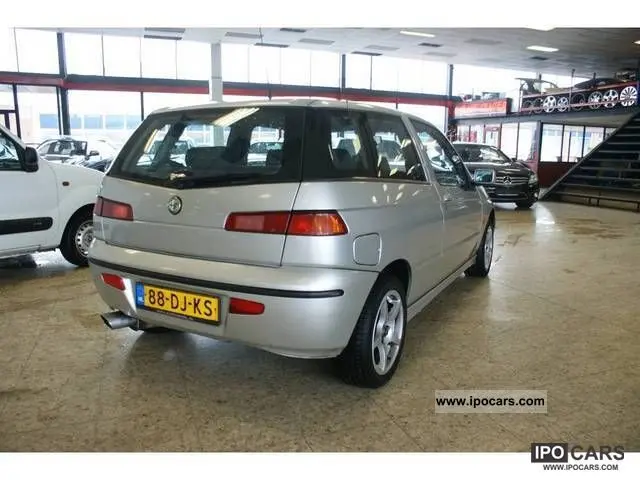 Alfa Romeo 145 145 1.6 TwinSpark L 5