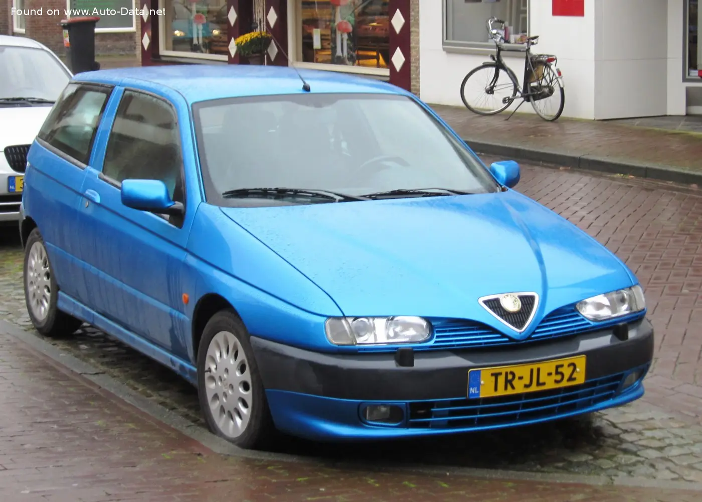 Alfa Romeo 145 145 1.7 16V 2