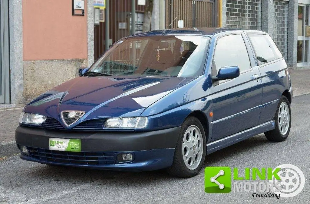 Alfa Romeo 145 145 2.0 16V TwinSpark Quadrifoglio Verde 2