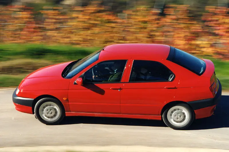 Alfa Romeo 146 146 2.0 ti 1