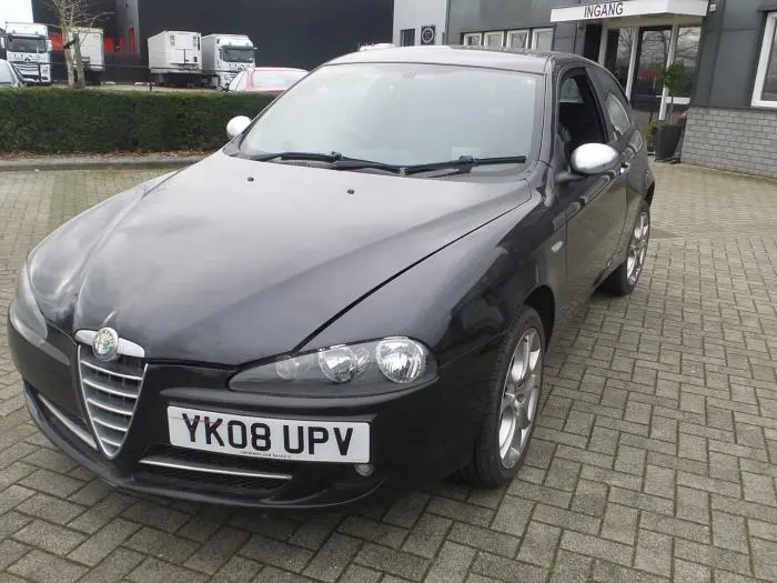 Alfa Romeo 147 147 1.6 TwinSpark Collezione 5