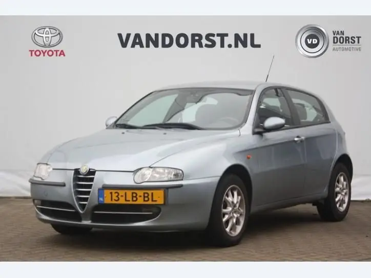 Alfa Romeo 147 147 1.6 TwinSpark Distinctive 0