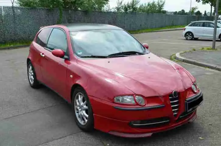 Alfa Romeo 147 147 1.6 TwinSpark Distinctive 2
