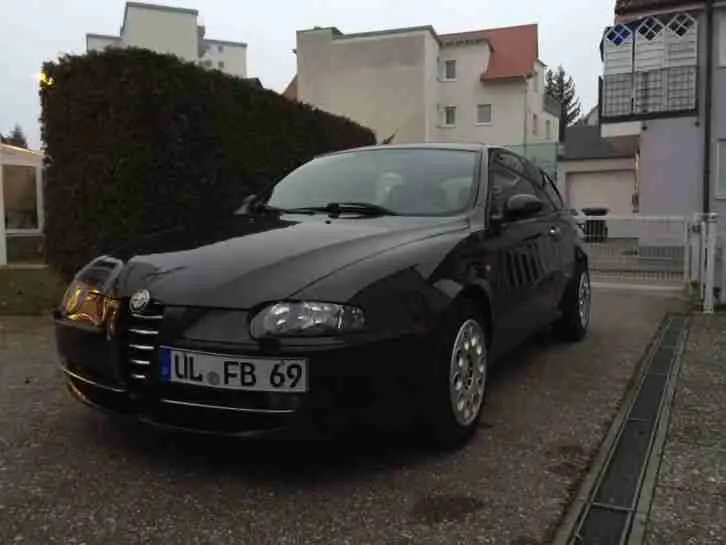Alfa Romeo 147 147 1.6 TwinSpark Distinctive 4