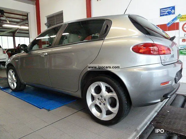 Alfa Romeo 147 147 1.6 TwinSpark Distinctive 3