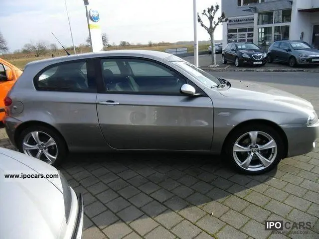 Alfa Romeo 147 147 1.9 JTD 16V Q2 3