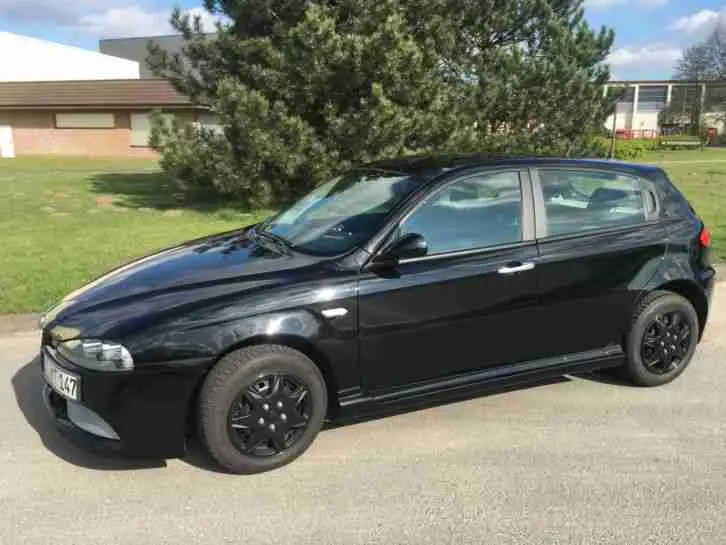 Alfa Romeo 147 147 2.0 TwinSpark Distinctive 2