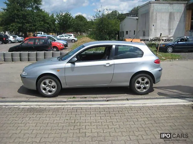 Alfa Romeo 147 147 2.0 TwinSpark Distinctive 0