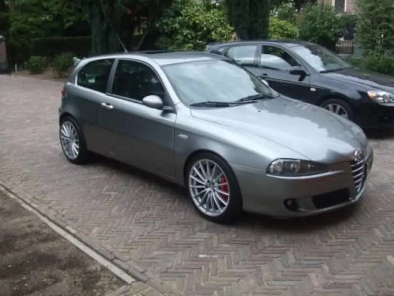 Alfa Romeo 147 147 2.0 TwinSpark Distinctive Selespeed 5