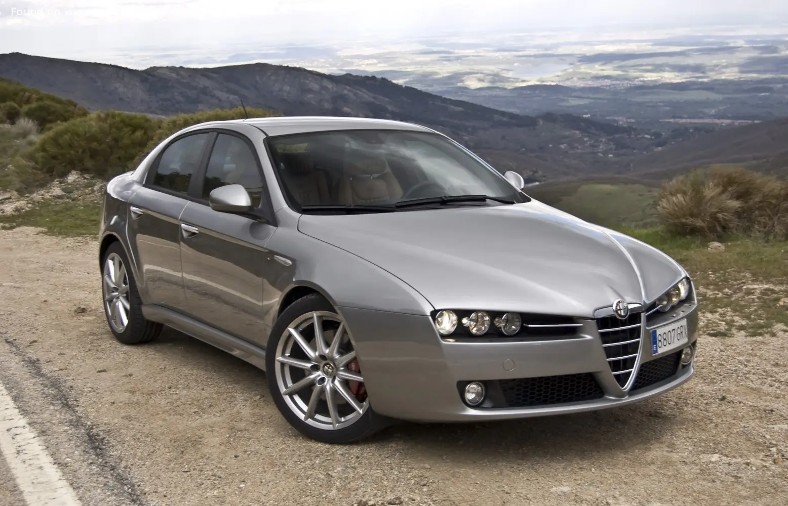 Alfa Romeo 159 159 1.9 JTS Distinctive Plus 0