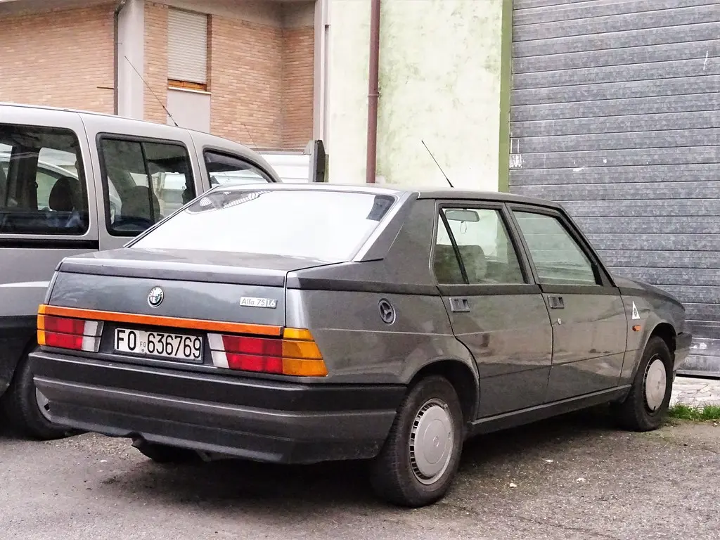 Alfa Romeo 75 75 1.6 2
