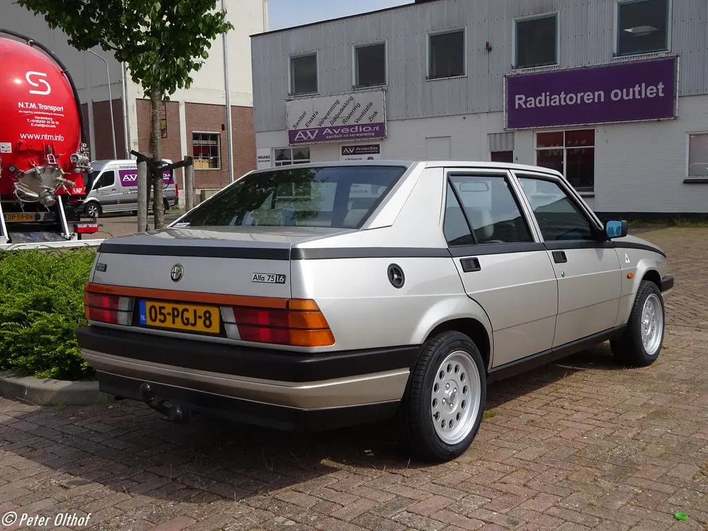Alfa Romeo 75 75 1.6 5