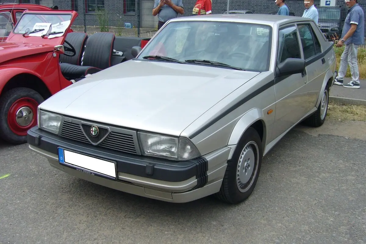 Alfa Romeo 75 75 3.0 V6 America 3