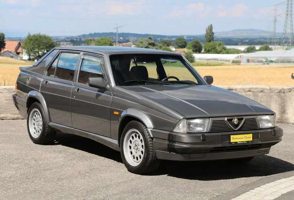Alfa Romeo 75 75 3.0 V6 America 4