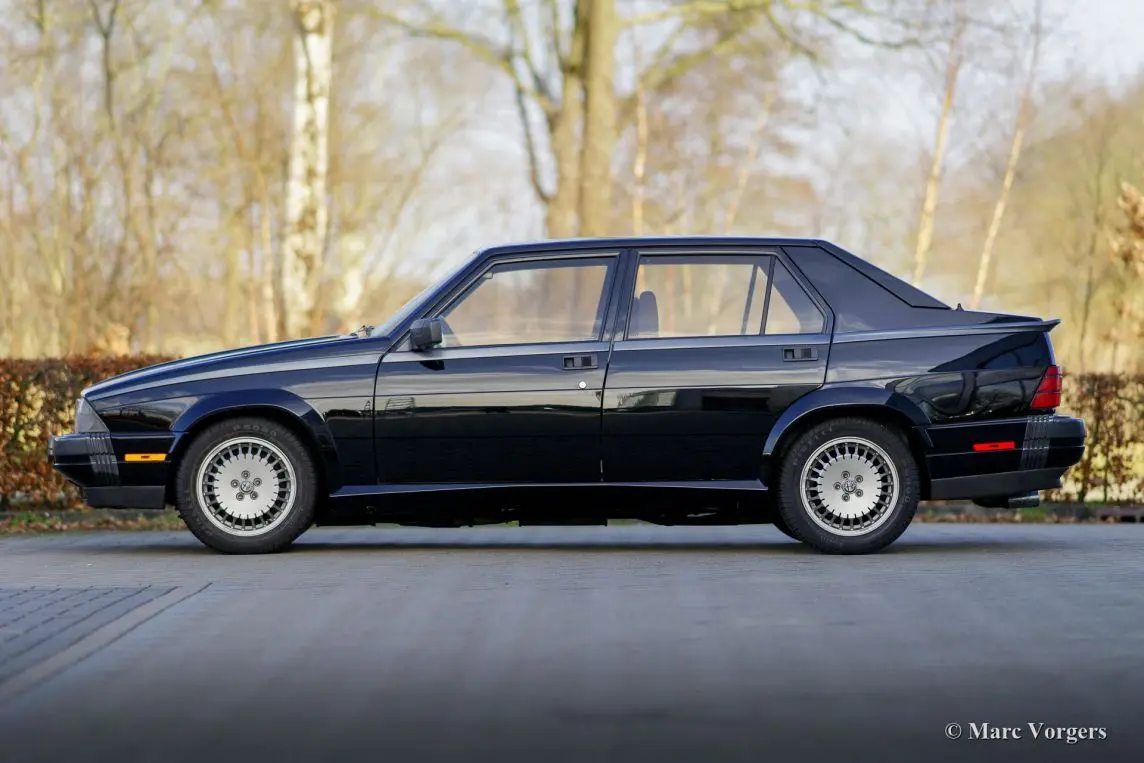 Alfa Romeo 75 75 3.0 V6 America 5