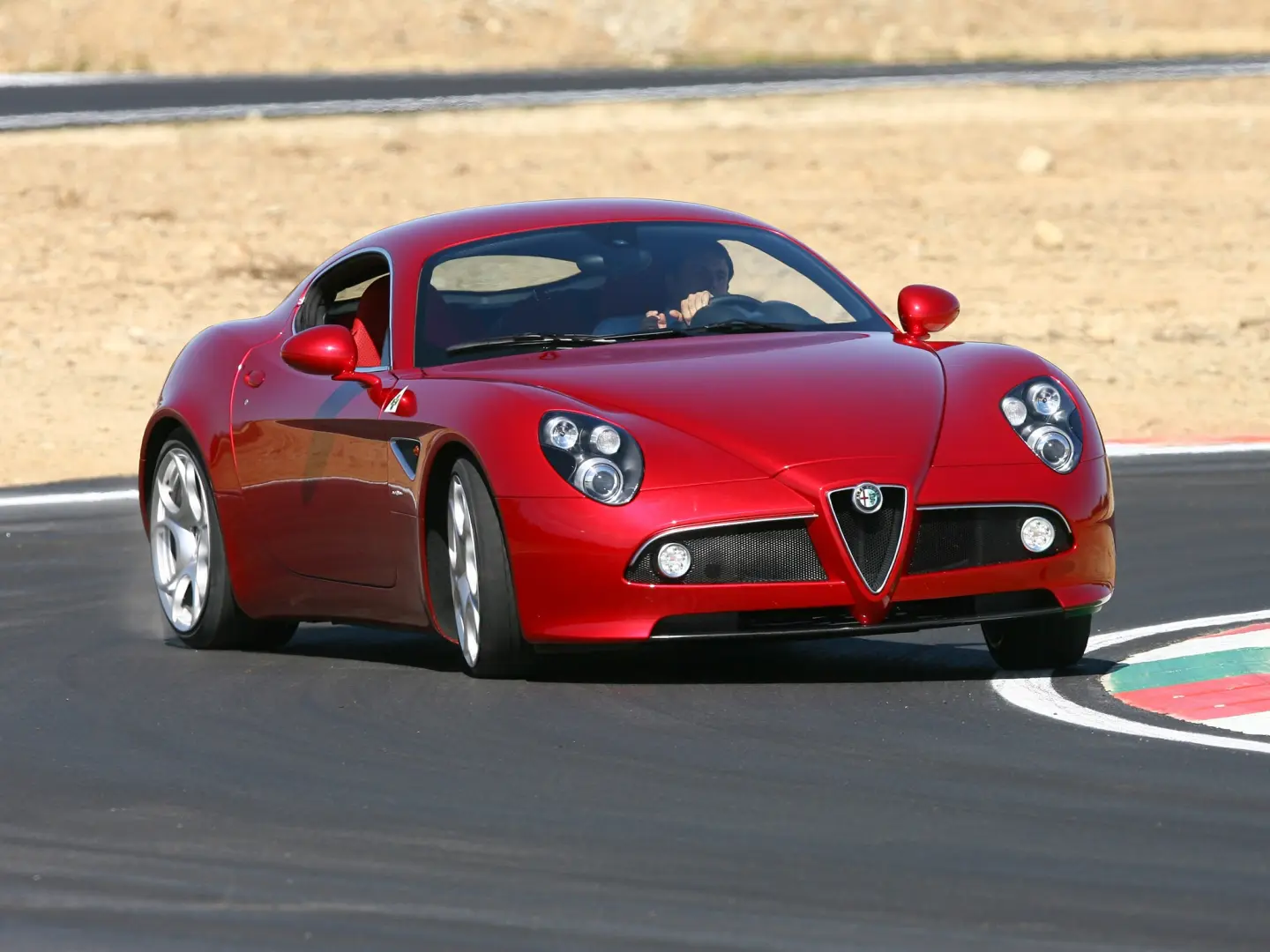 Alfa Romeo 8C 8C 4.7 V8 Competizione 6