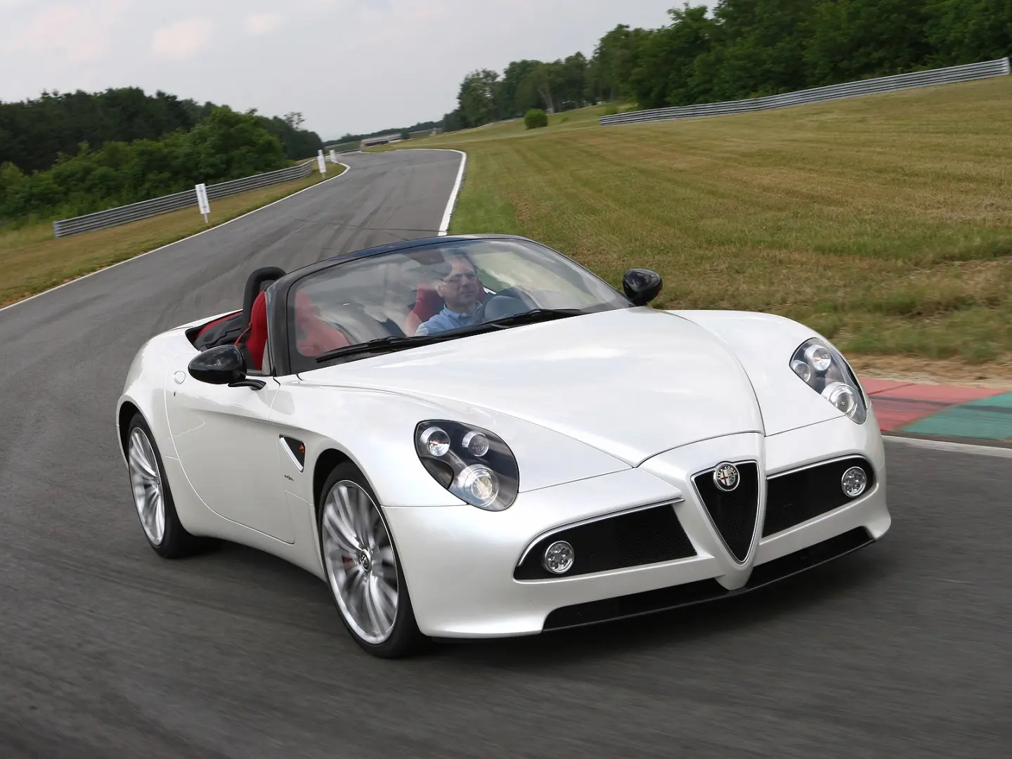 Alfa Romeo 8C 8C Spider 4.7 V8 Competizione 0