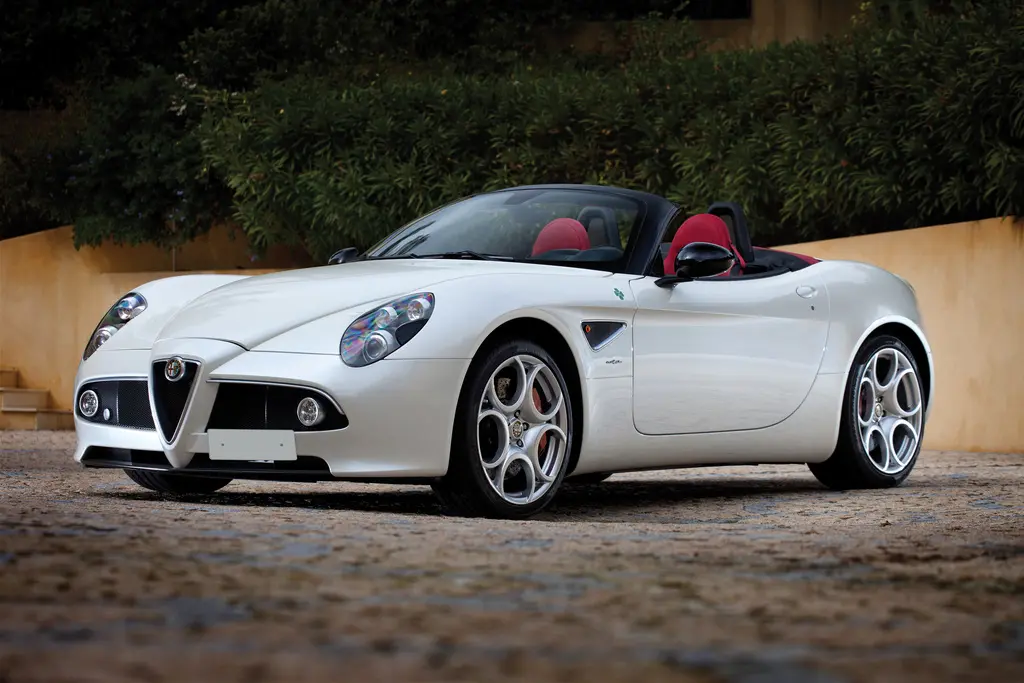 Alfa Romeo 8C 8C Spider 4.7 V8 Competizione 2