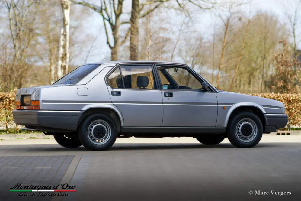 Alfa Romeo 90 90 2.4 Turbo 2
