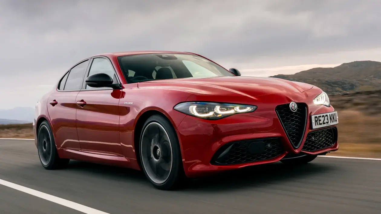 Alfa Romeo Giulia Giulia 2.0 Competizione AWD 6
