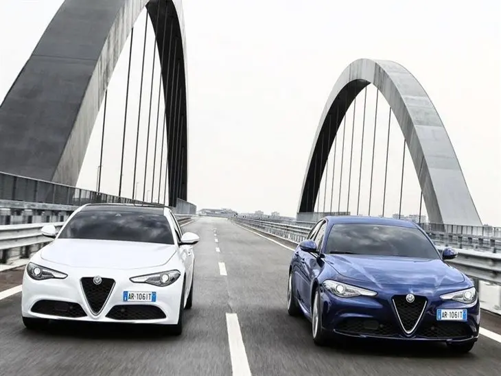 Alfa Romeo Giulia Giulia 2.0 Turbo Sprint 4
