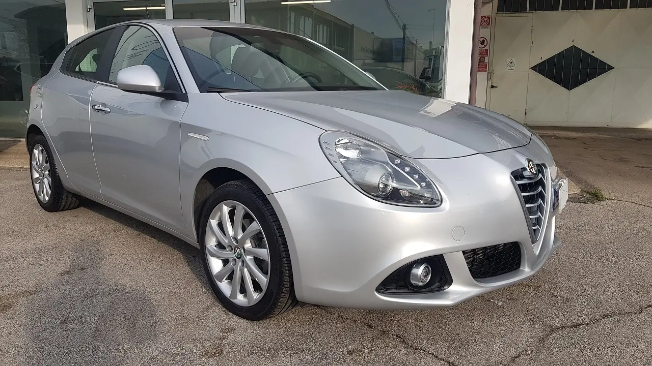 Alfa Romeo Giulietta Giulietta 1.6 JTD Distinctive 6