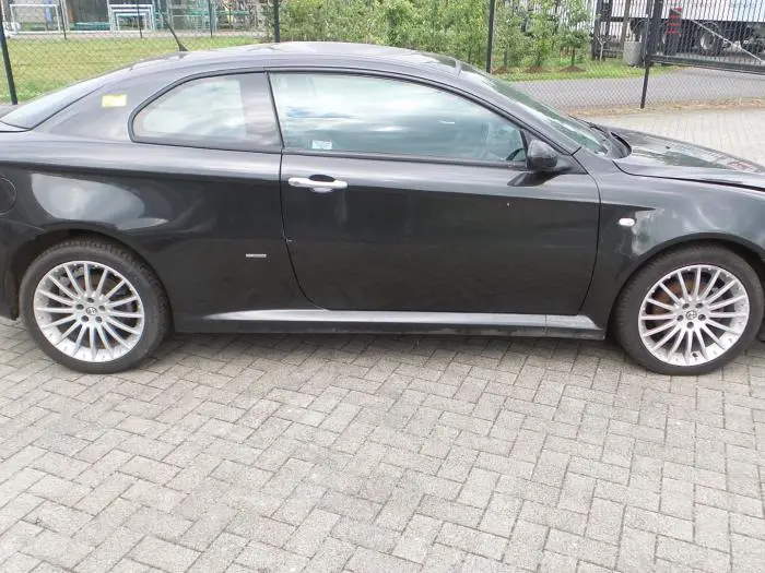 Alfa Romeo GT GT 1.9 JTD 16V Black Line 5