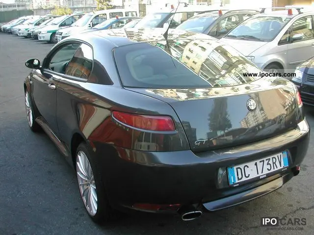 Alfa Romeo GT GT 2.0 JTS Distinctive 1