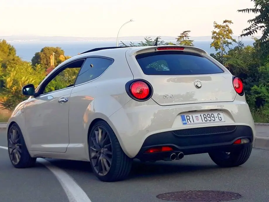 Alfa Romeo MiTo MiTo 1.4 T MultiAir Quadrifoglio Verde 4