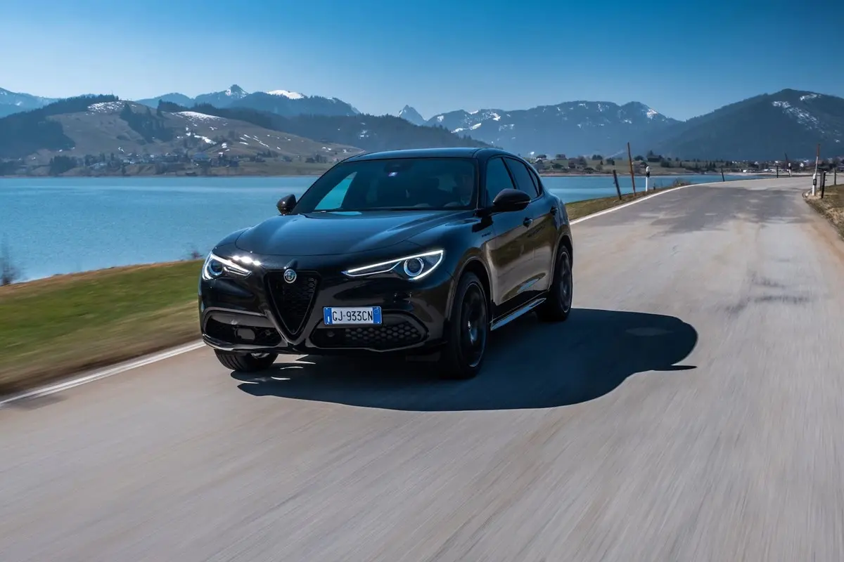 Alfa Romeo Stelvio Stelvio 2.0 Turbo AWD Estrema 2