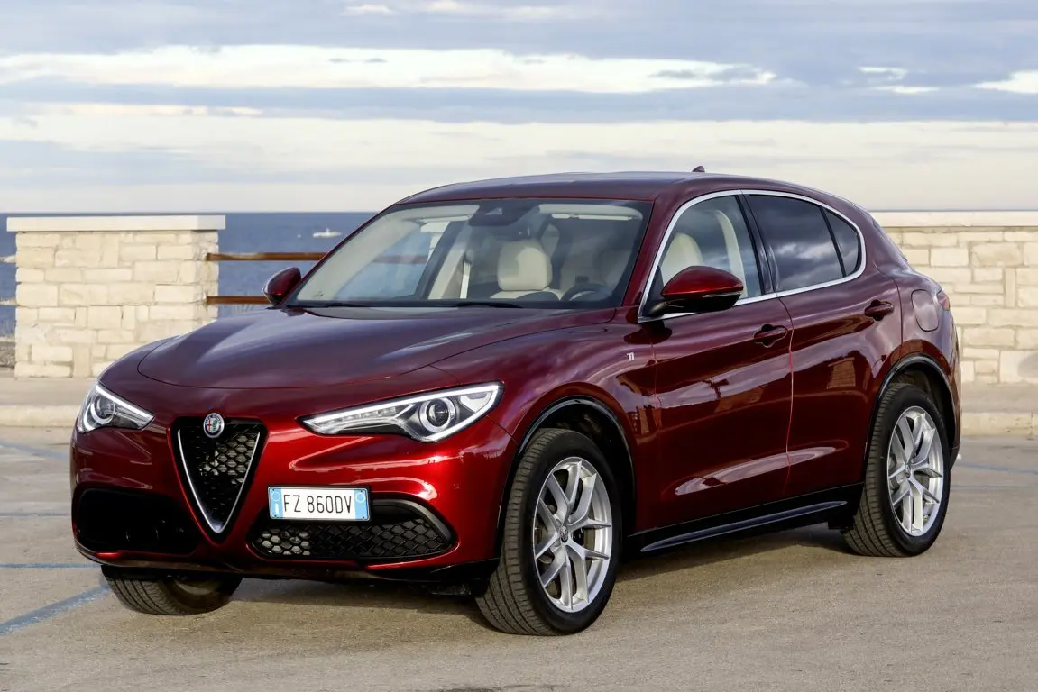 Alfa Romeo Stelvio Stelvio 2.0 Turbo AWD Sprint 4