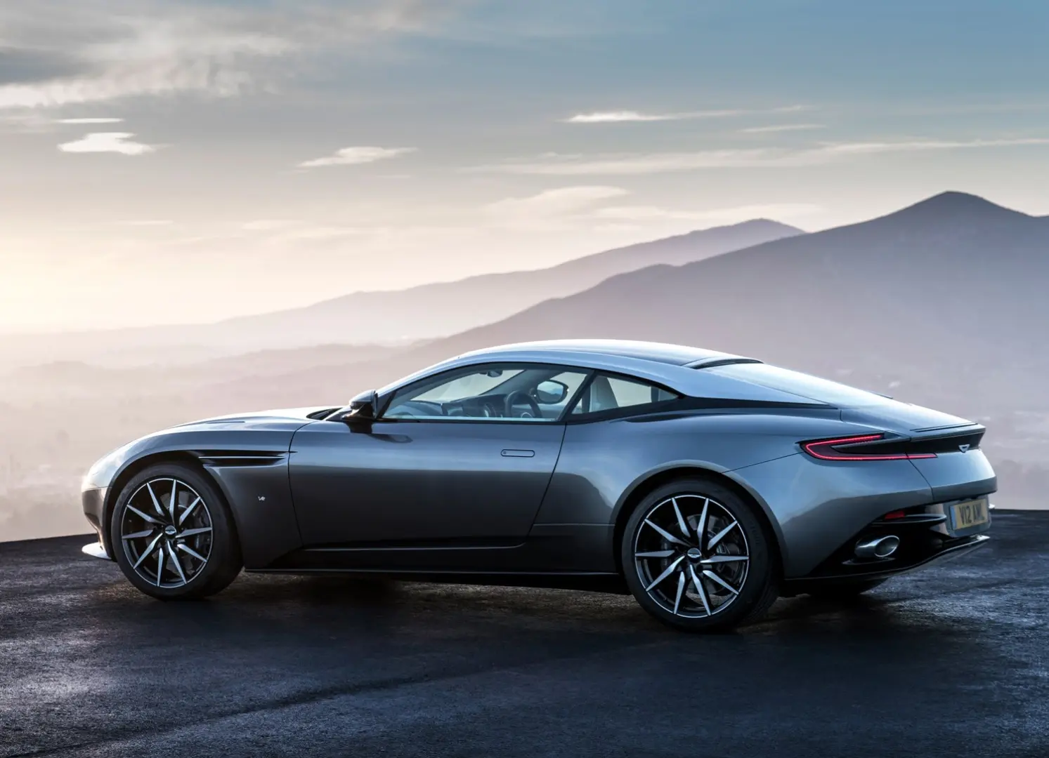 Aston Martin DB11 DB11 5.2 V12 1
