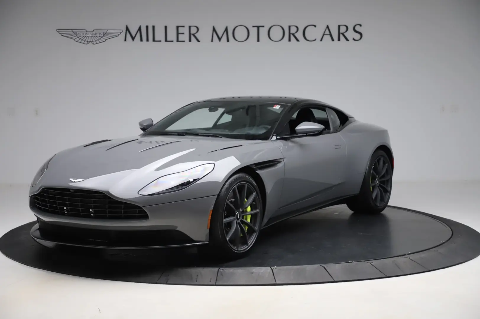 Aston Martin DB11 DB11 5.2 V12 AMR 1