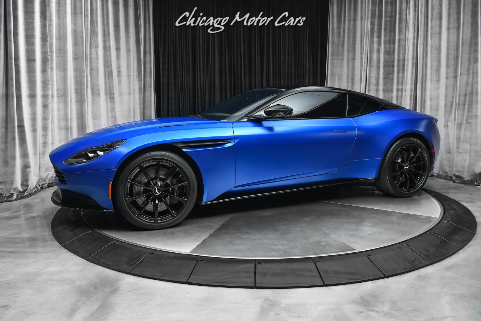 Aston Martin DB11 DB11 5.2 V12 AMR 3