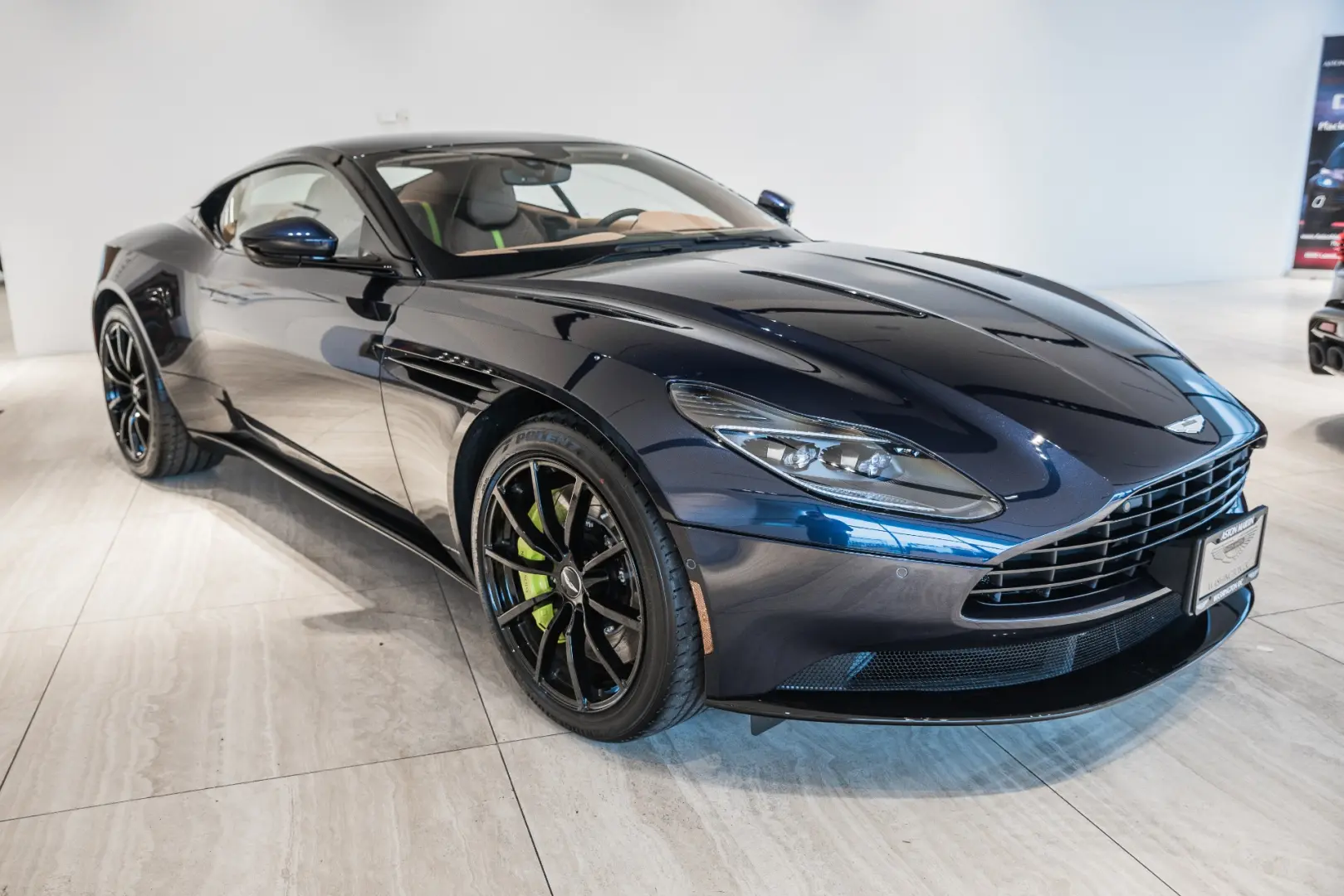Aston Martin DB11 DB11 5.2 V12 AMR 6
