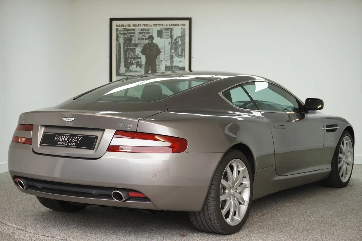 Aston Martin DB9 DB9 6.0 V12 0