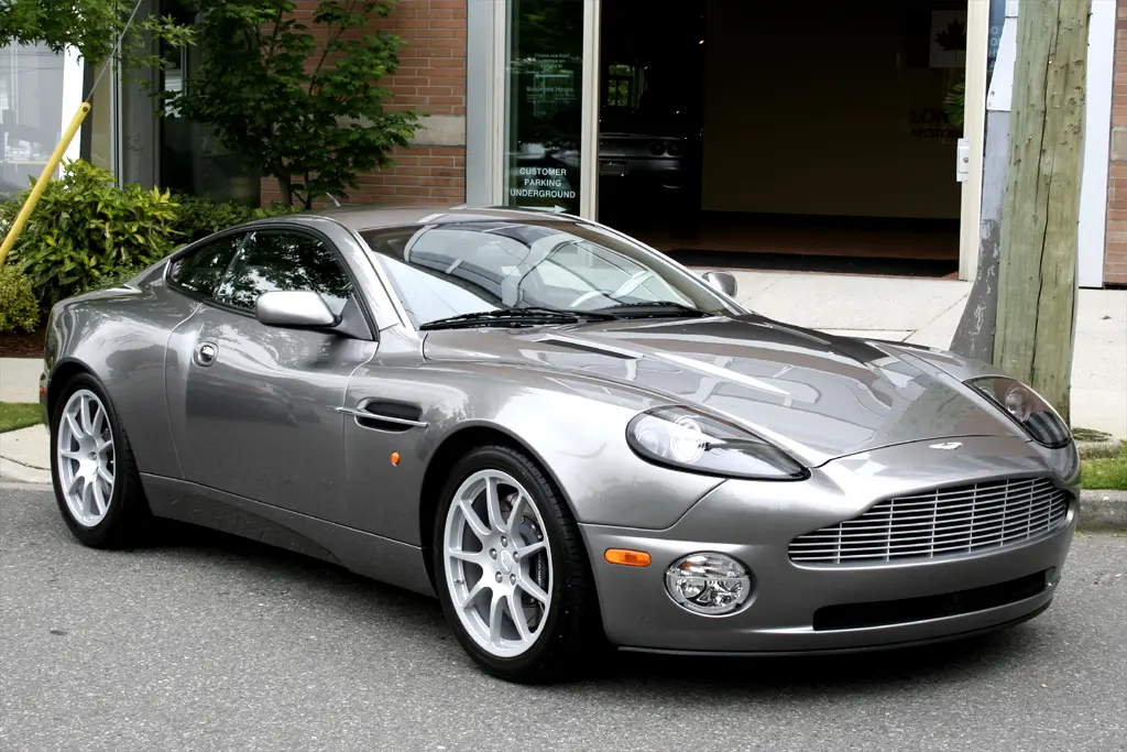 Aston Martin Vanquish Vanquish S 6
