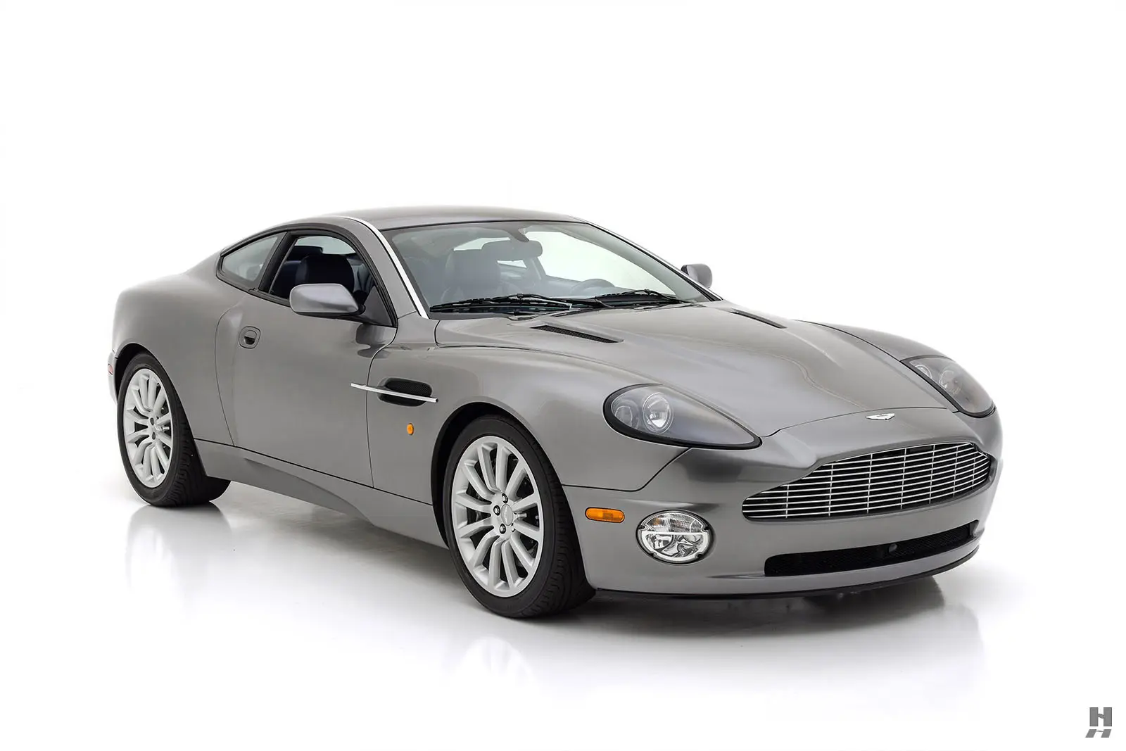 Aston Martin Vanquish Vanquish V12 4