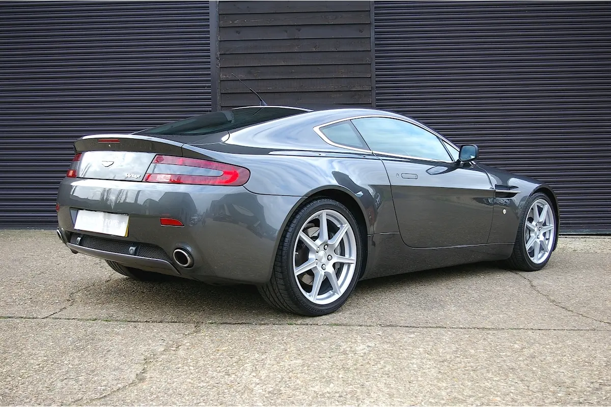 Aston Martin Vantage Vantage 4.3 V8 6