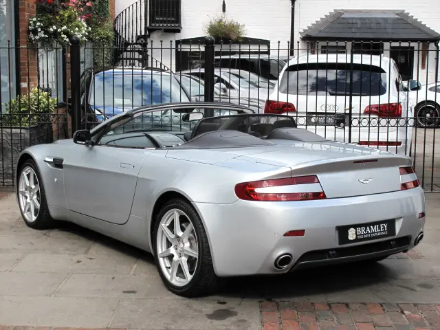 Aston Martin Vantage Vantage 4.3 V8 N400 Sportshift 7