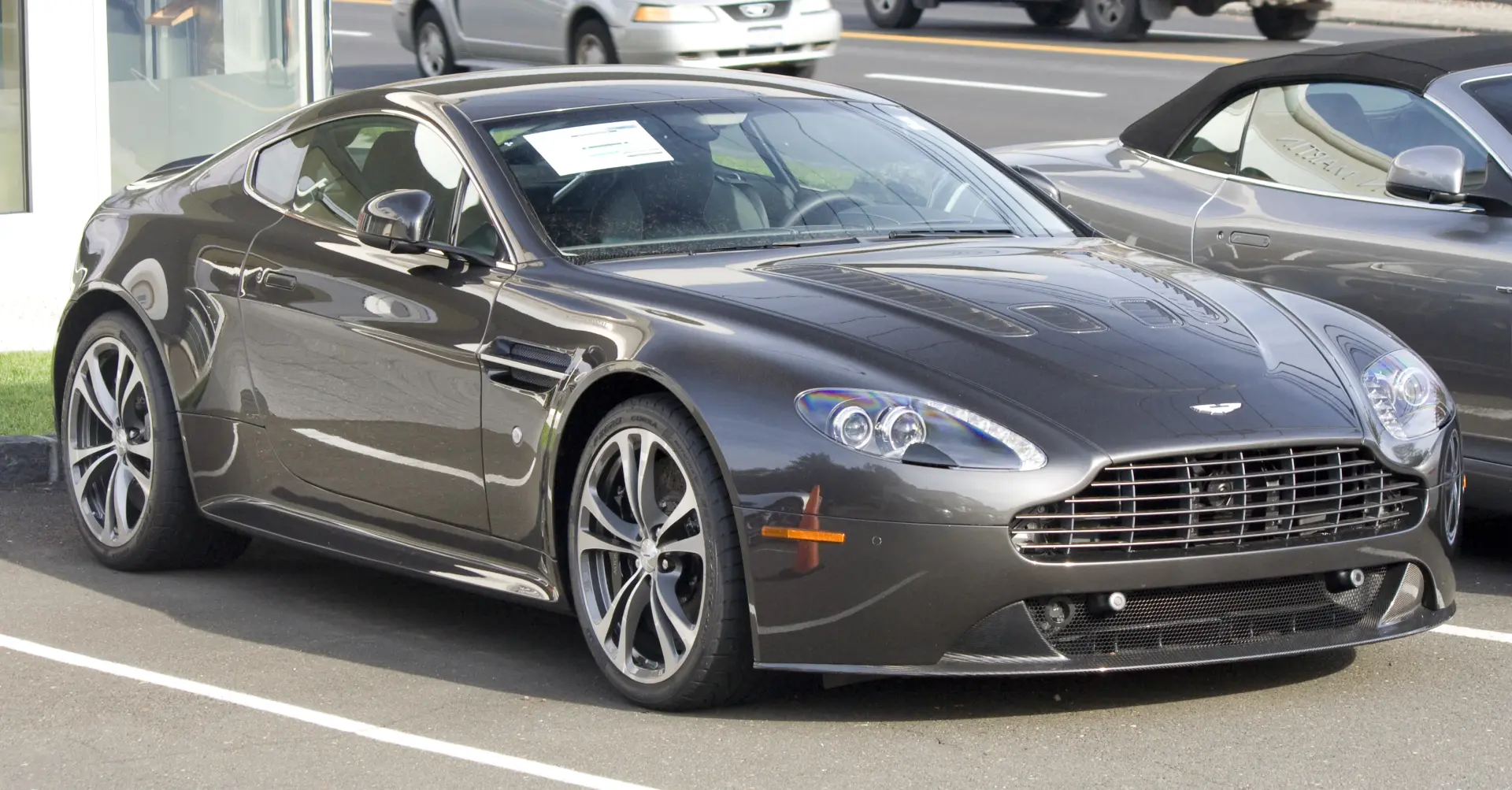 Aston Martin Vantage Vantage 6.0 V12 1