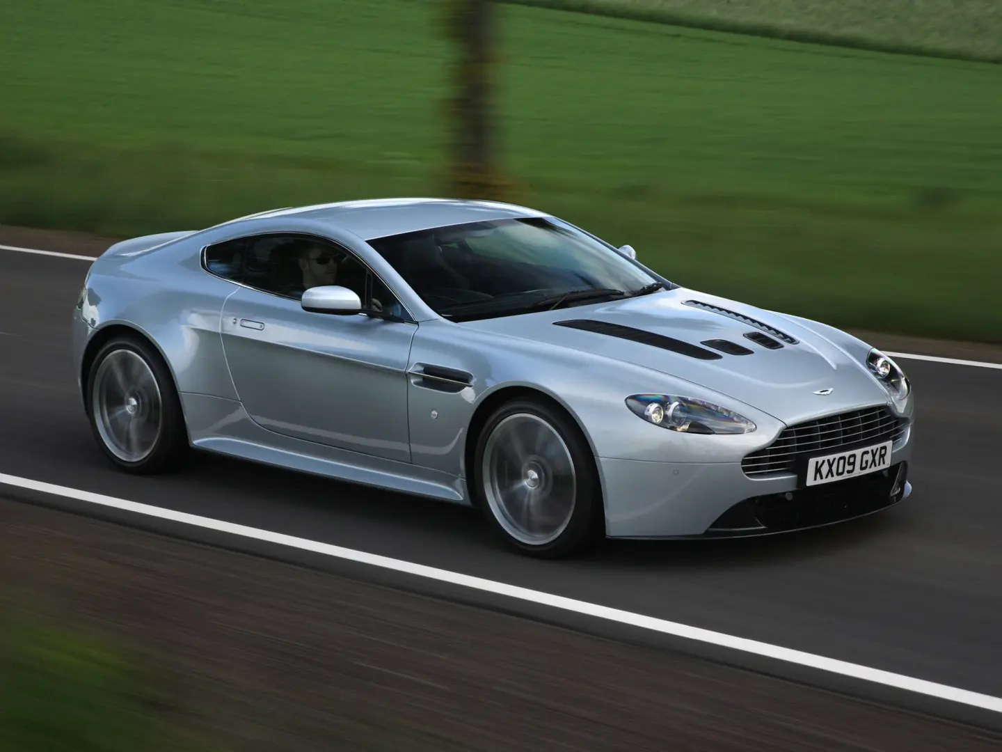 Aston Martin Vantage Vantage 6.0 V12 3