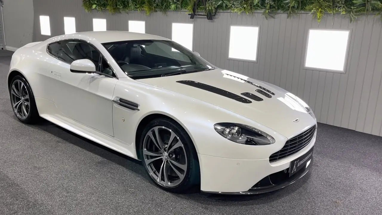 Aston Martin Vantage Vantage 6.0 V12 3
