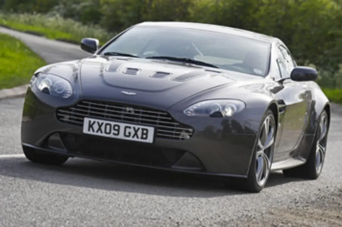 Aston Martin Vantage Vantage 6.0 V12 4