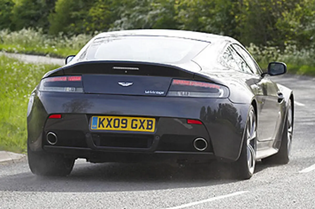 Aston Martin Vantage Vantage 6.0 V12 4
