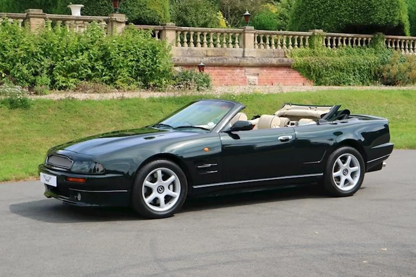 Aston Martin  Volante 5.3 V8 5