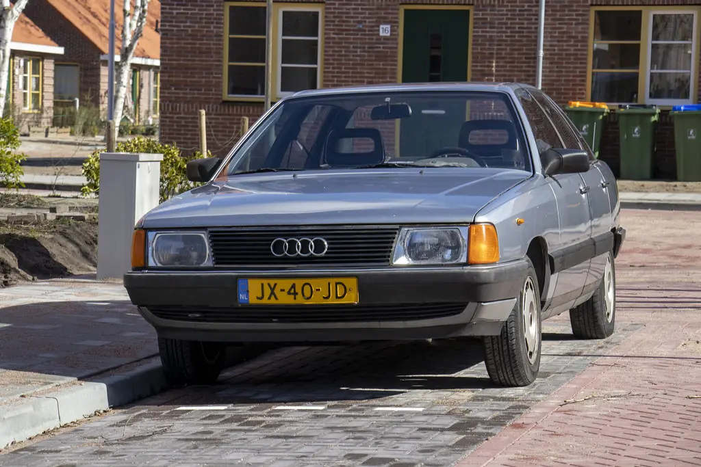 Audi  100 1.8 2