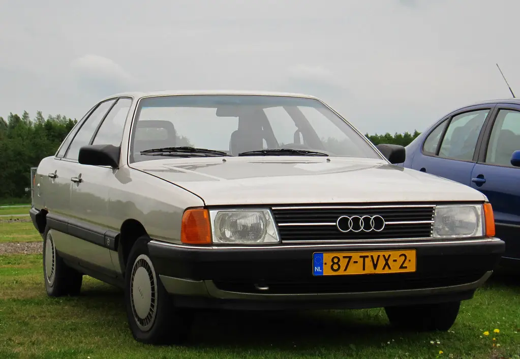 Audi  100 1.8 4