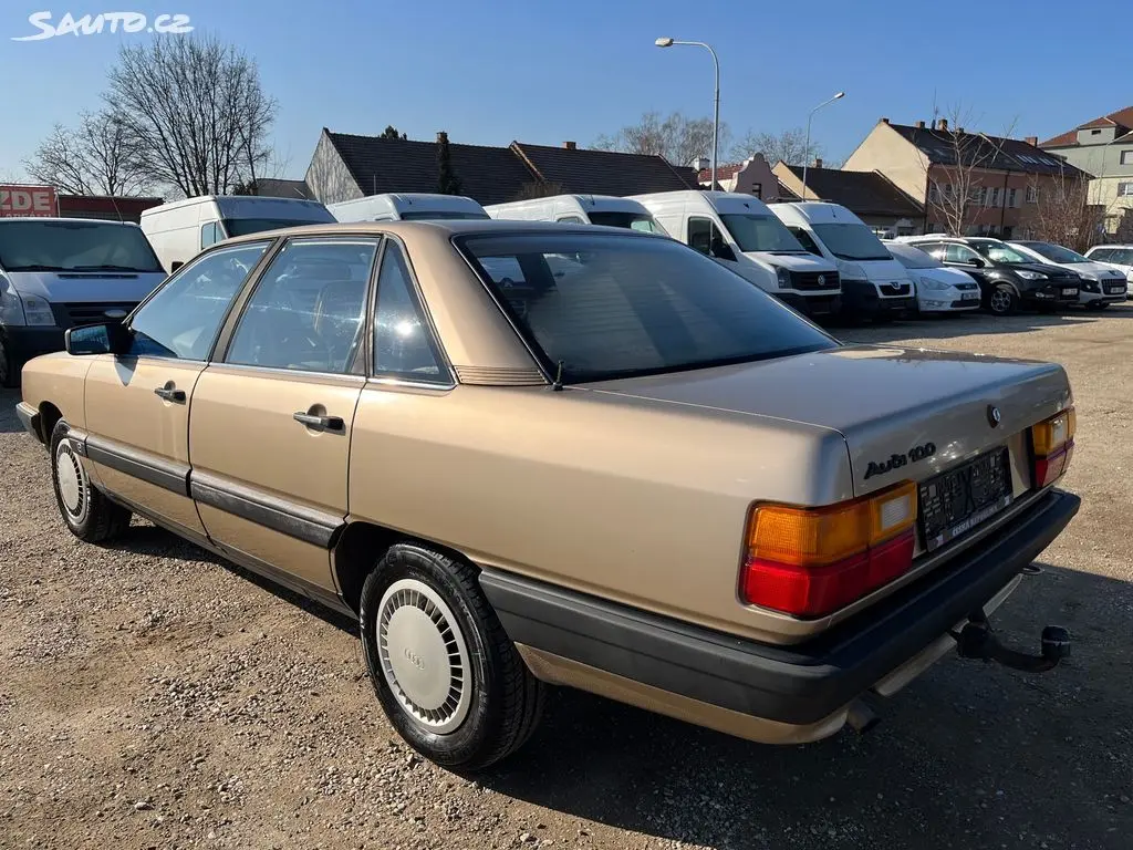 Audi  100 1.8 5