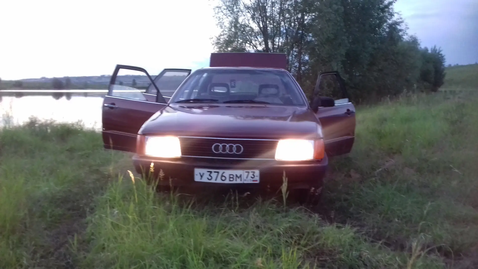 Audi  100 1.8 6